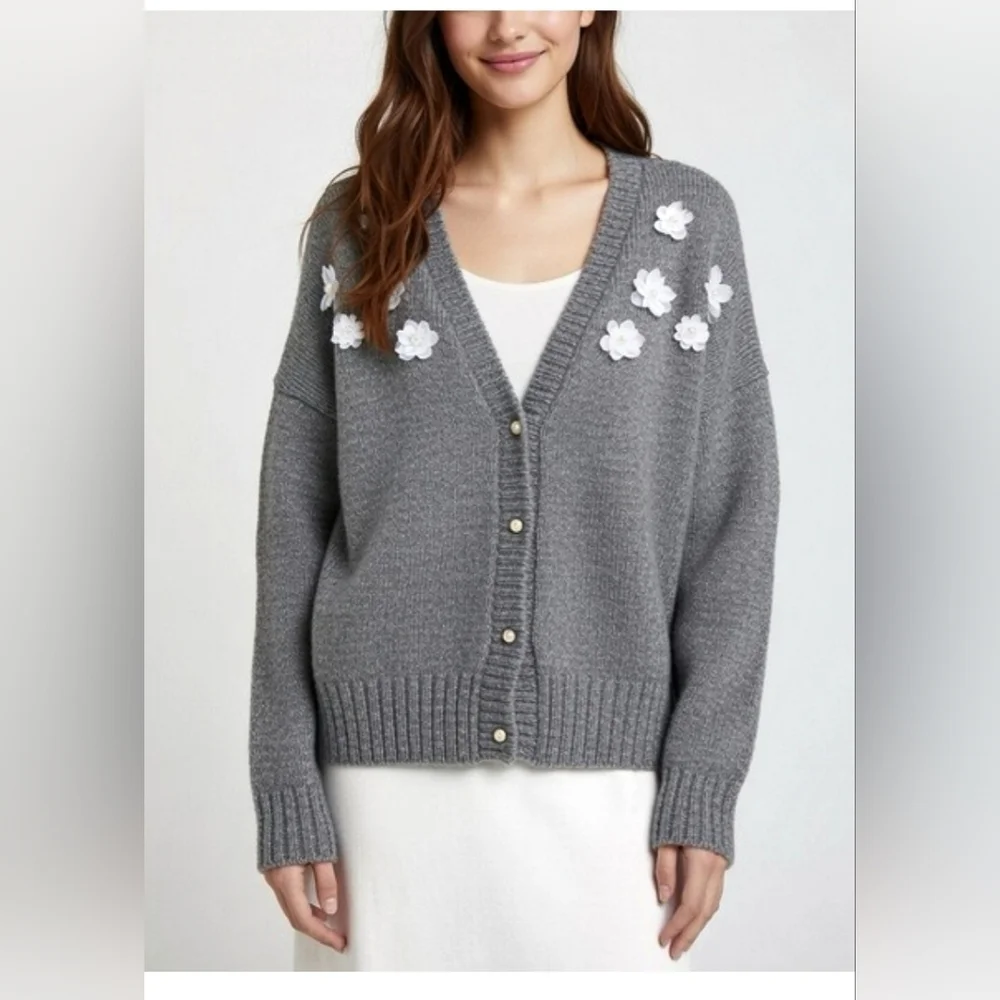 C&C California gray chunky knit acrylic floral applique adorned cardigan size XL